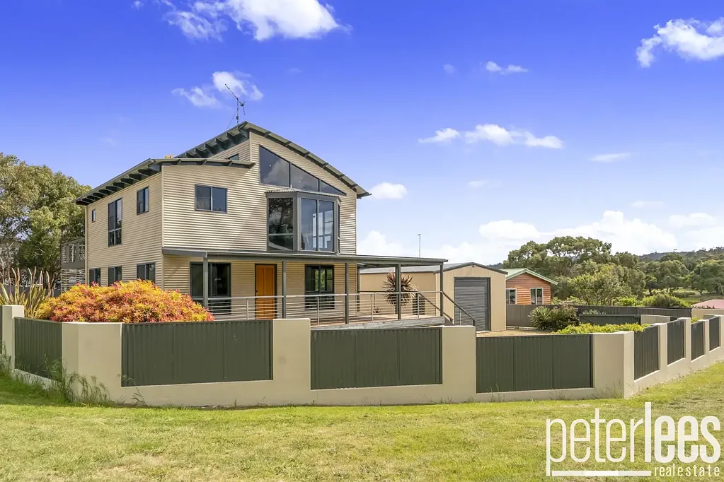 Coles Bay 4房  Versatile Coastal Gem – Relax, Rent, or Retire