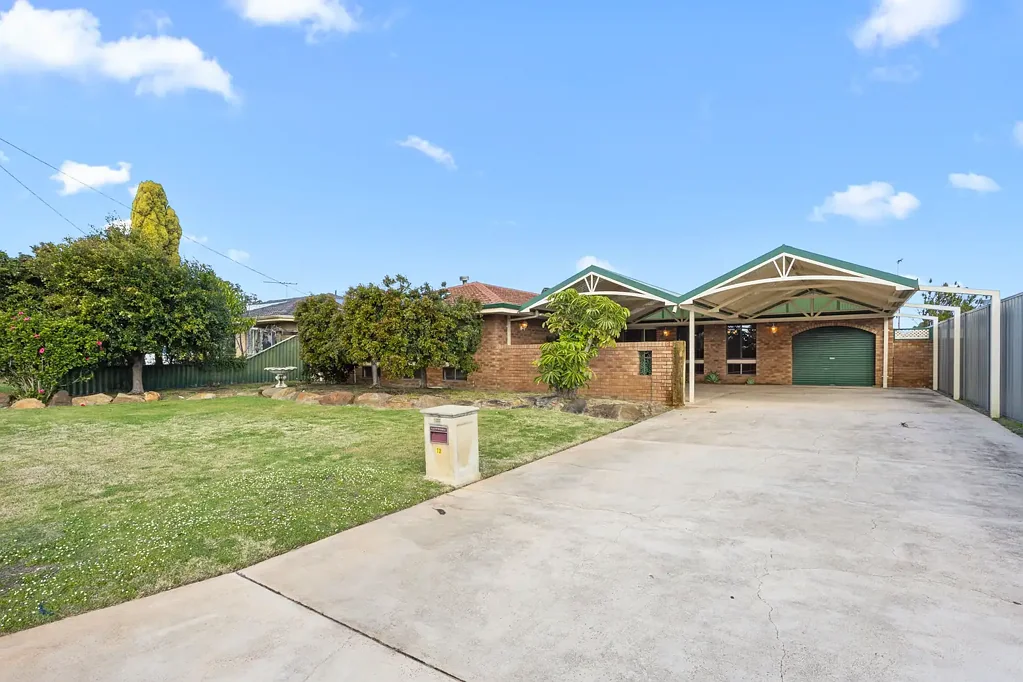 12 Glencairn Way, Parkwood, WA 6147