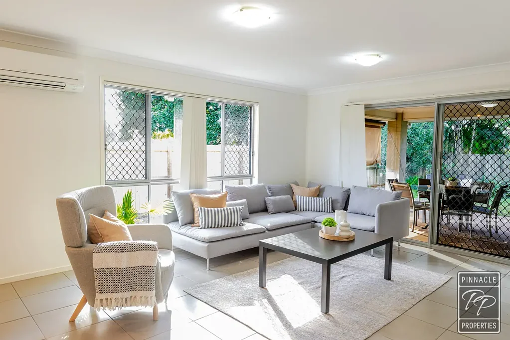 16 Shaw Place, Redland Bay, QLD 4165