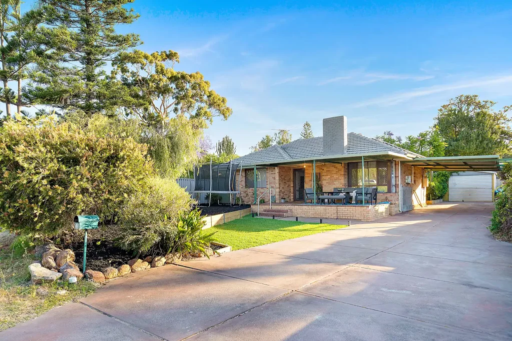 Coolbellup 3 Slaapkamer CHARM, COMFORT & FUTURE POTENTIAL!