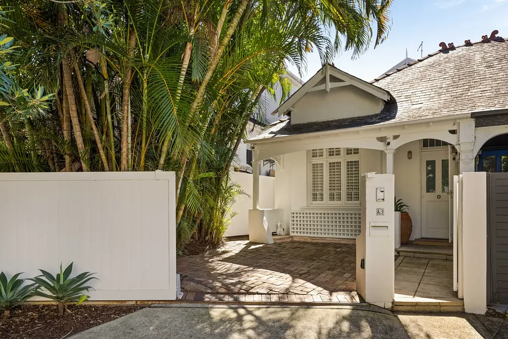 Bondi Beach 3 Bedroom Sun Bathed Sanctuary in Bondi's Premier Avenue