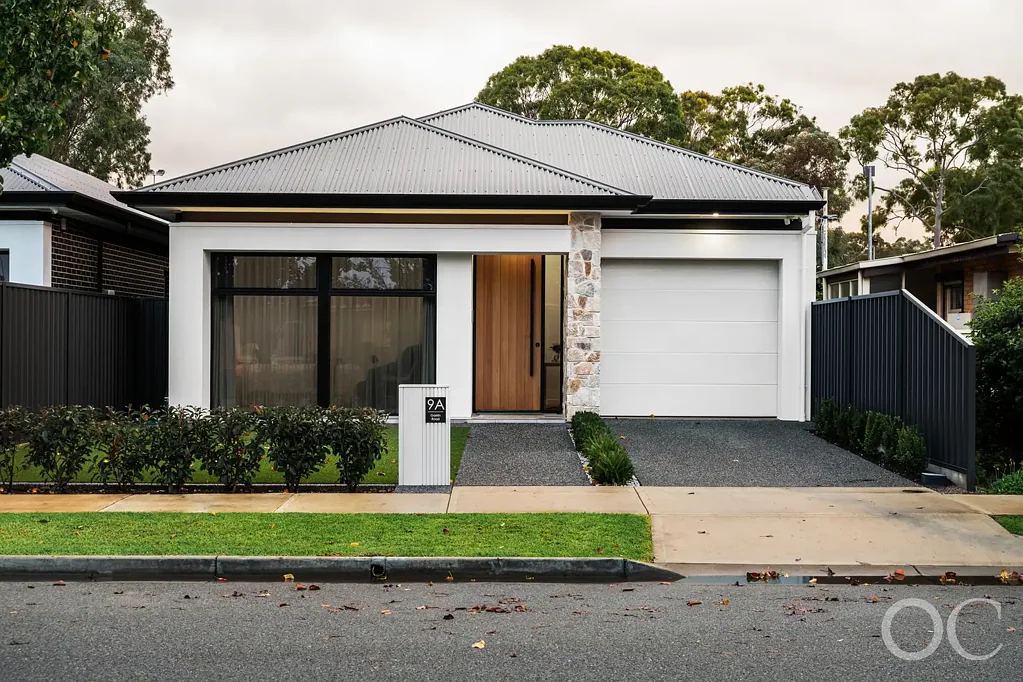 Flinders Park 3침실 Open the Door to Riverside Luxury with Custom Design & Timeless Style