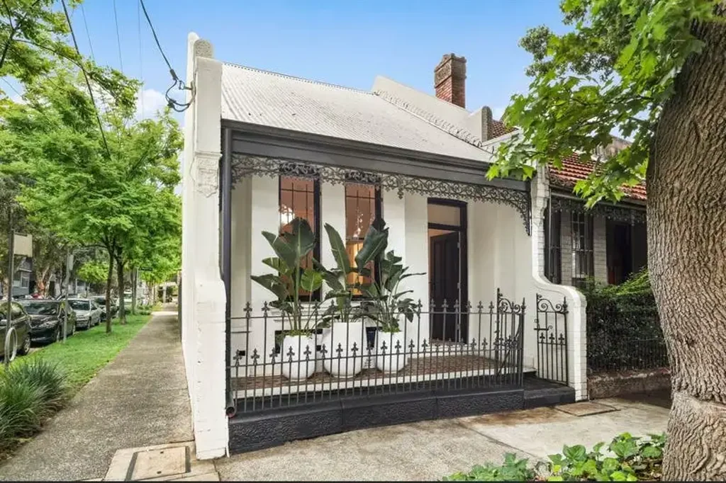 Contemporary and Stylish Three Bedroom House