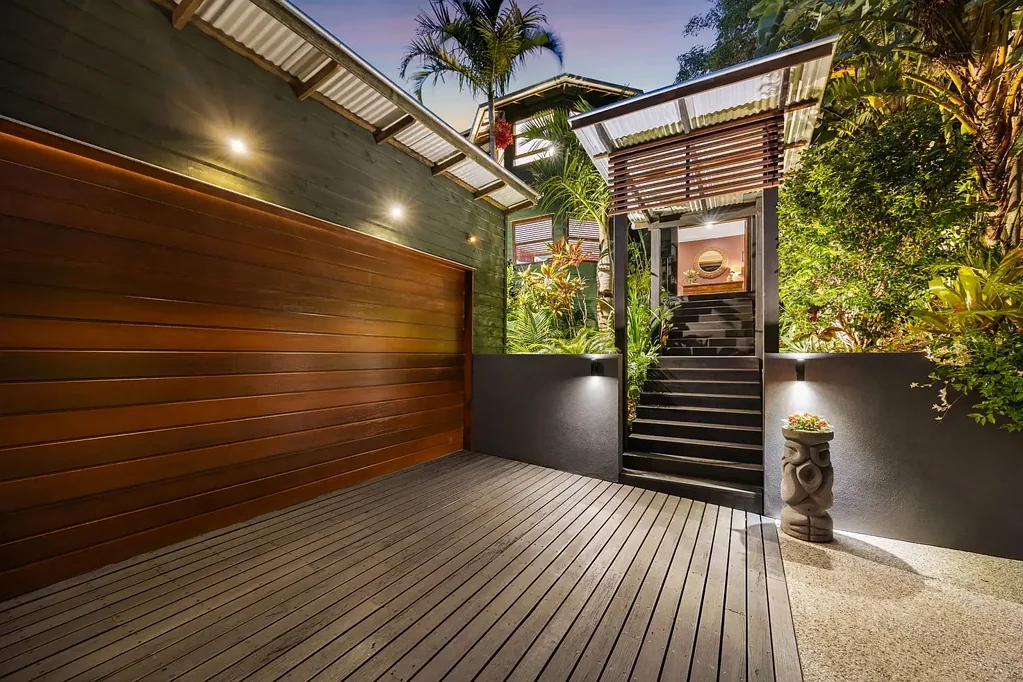 Coolum Beach 4 Bedroom Oceanview Retreat in Prestigious Fauna Terrace