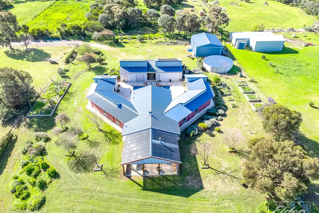 Hindmarsh Island 5Kwarto Resort Style Living on 2.5 Acres