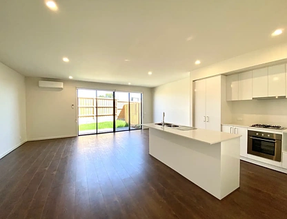 114 Willow Glen Boulevard, Cranbourne, VIC 3977, 3房, 2浴, Townhouse