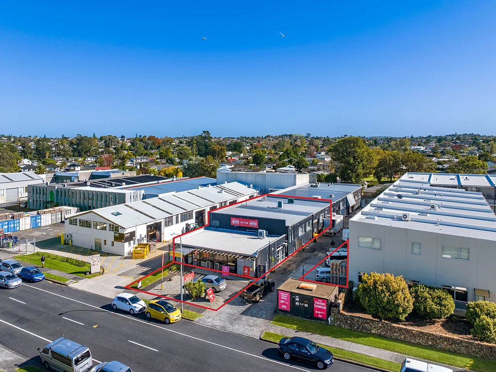 Pakuranga Secure investment in established precinct