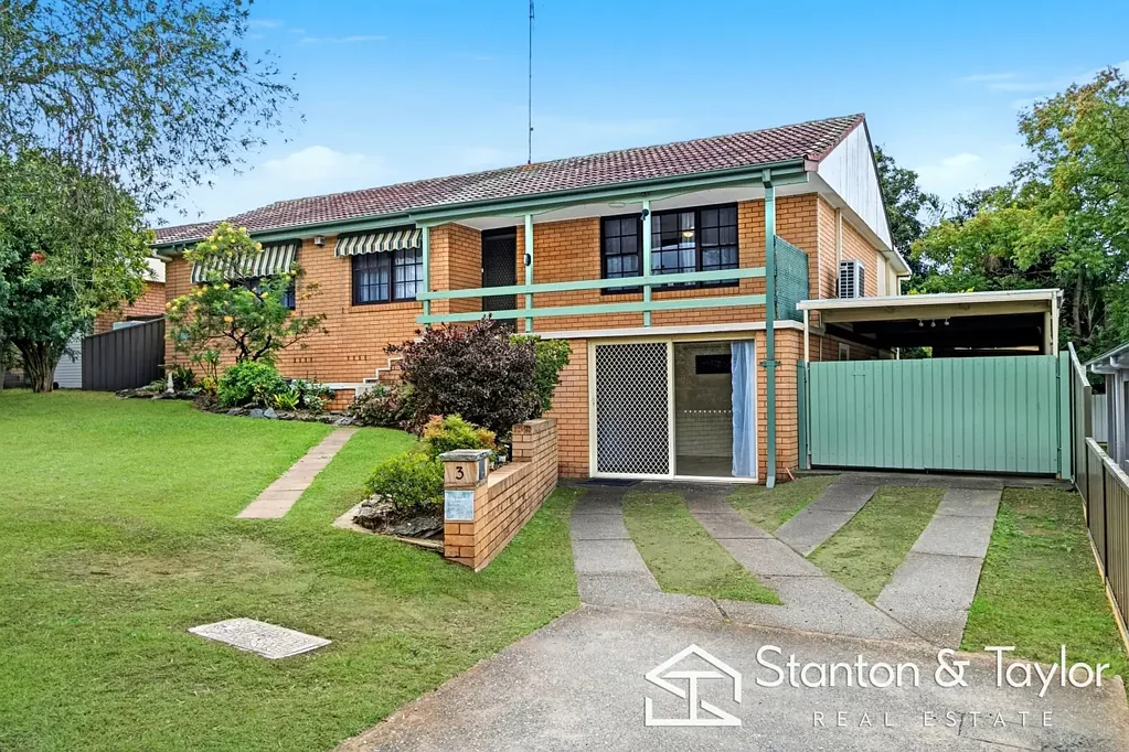 Emu Plains 3房 楼下独立工作室带浴室 短步Lennox中心 设备齐全厨房 楼上双宽敞生活区 翻新浴室并排车库 宽敞后院卓越储物 联排别墅潜力 便利学校公园火车站 M4快速通达 LARGE FAMILY HOME WITH SEPARATE STUDIO & SIDE ACCESS