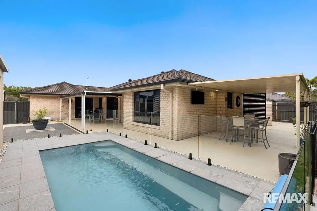 Little Mountain 4कमरा Private Parkside Living with a Pool, Shed and Exceptional Side Access