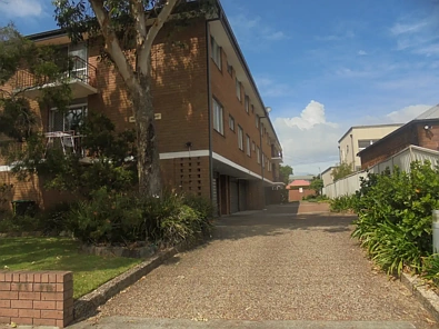 Merewether 2chambre Great 2 bedroom Unit, lock up garage, separate laundry,