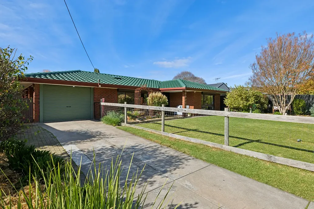 Balhannah 3Zimmer A park-facing classic with a modern edge & garden allure.