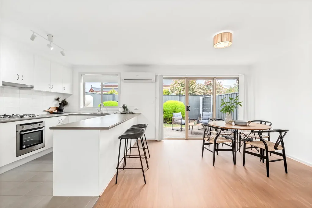 Seaford 3Kwarto The finest in courtyard living...
