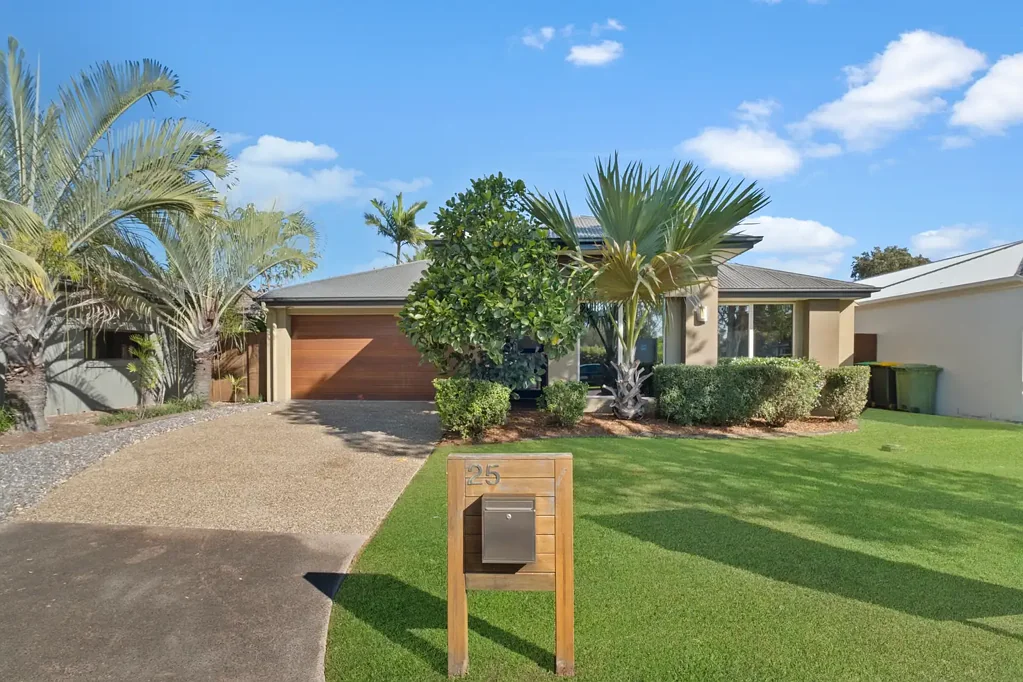 Mountain Creek 4બેડરૂમ Effortless Coastal Living in Brightwaters Premier Pocket