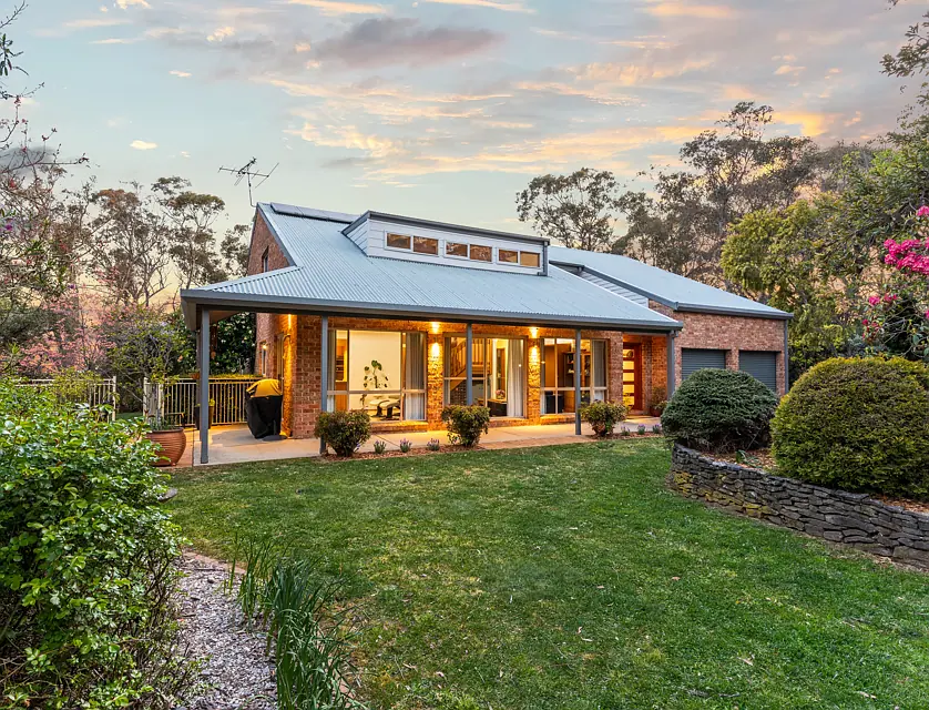 15-17 Gladstone Street, Wentworth Falls, Blue Mountains - Region, 5 Kuwarto, 2 Banyo, House
