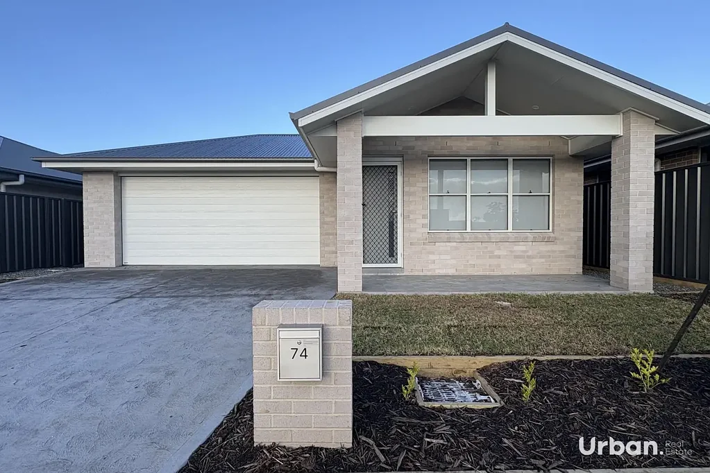 Three Bedroom home in Lochinvar!