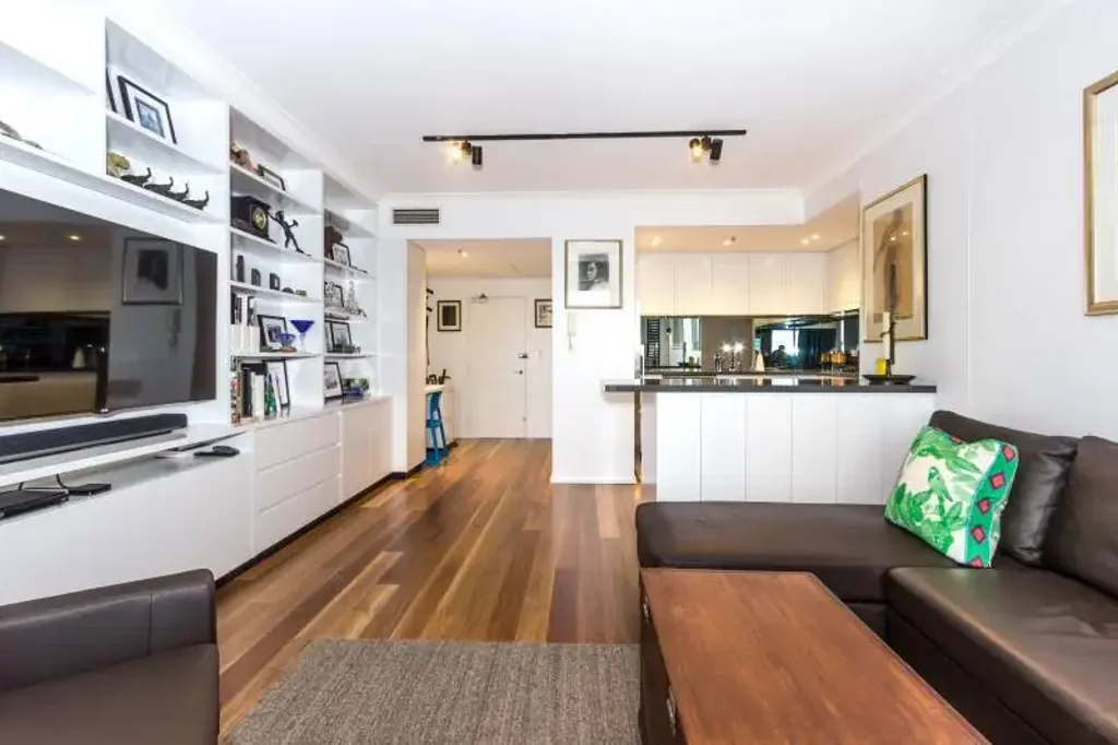 Stylish City Living with Unbeatable Elizabeth Street Convenience
