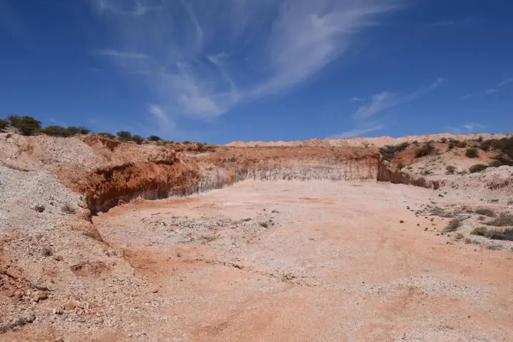 Coober Pedy LAND - DUGOUT SITE - HUGE POTENTIAL