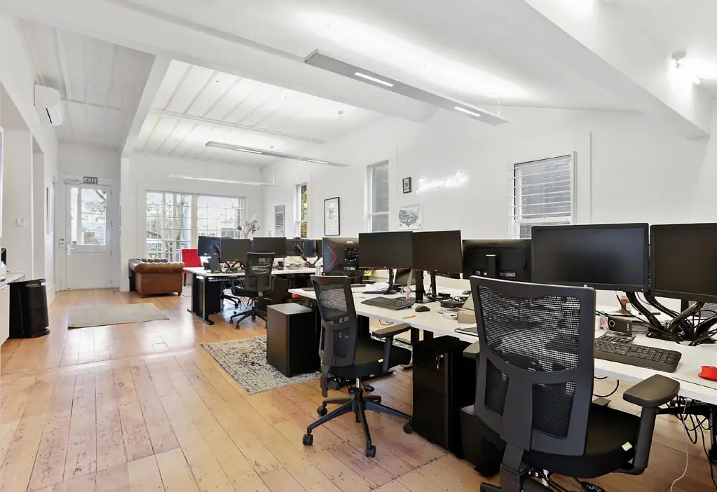 Grafton STANDALONE CHARACTER OFFICES