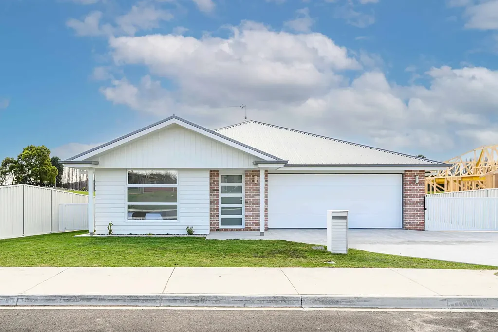 Latrobe 3Kwarto Brand New Hamptons-Inspired Home – Stylish,  Serene & Ready to Move In!