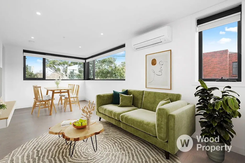 Stunning Location, Size and Convenience