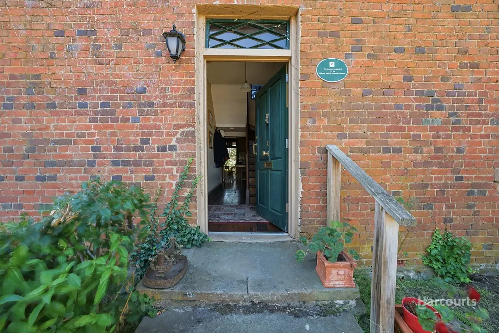 Richmond 3ห้องนอน Classic Historical Home on Large Allotment
