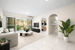 1/60 Sisley Street, St Lucia