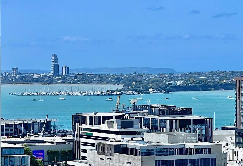 Auckland Central 1Kwarto Two Level Penthouse – Priced at $499,000!