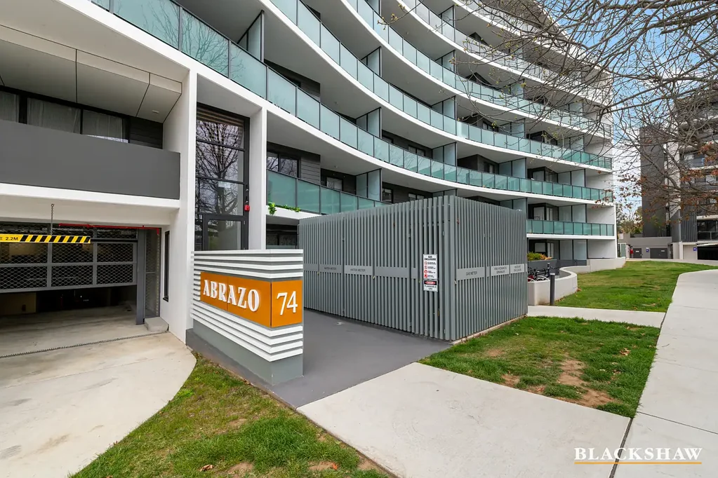 Two bedroom apartment in ideal location