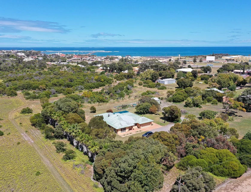 10 Golf Course Road, Port Denison, WA 6525, 5 Kuwarto, 2 Banyo, House