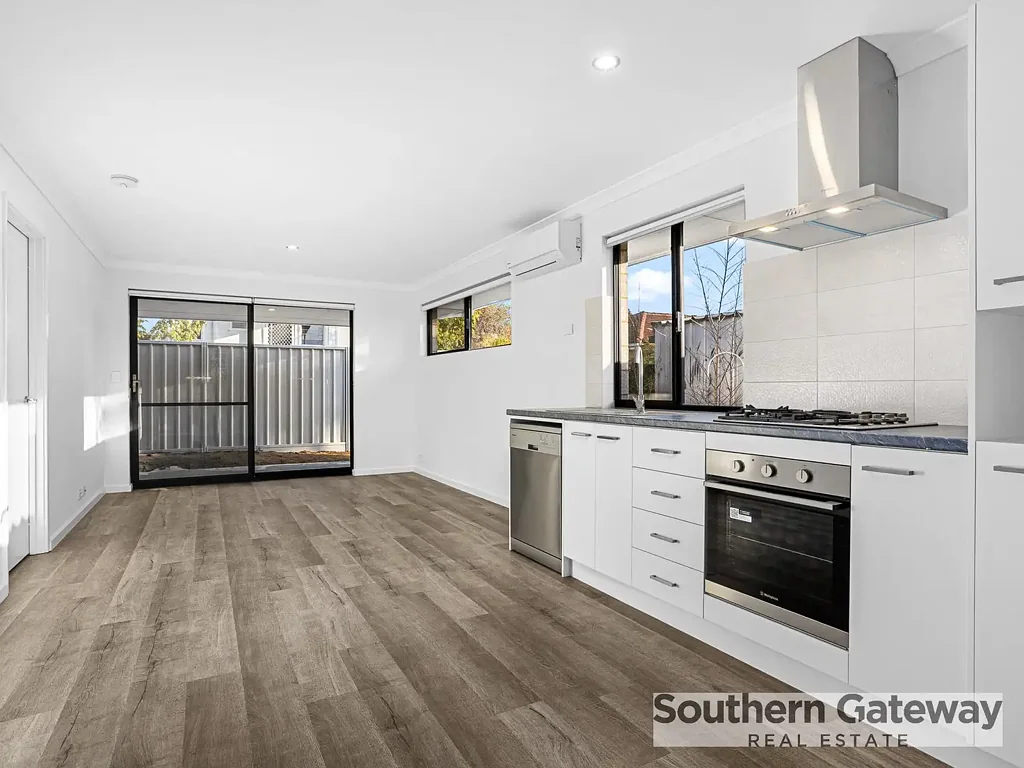 NEWLY ESTABLISHED - LIGHT AND BRIGHT HOME