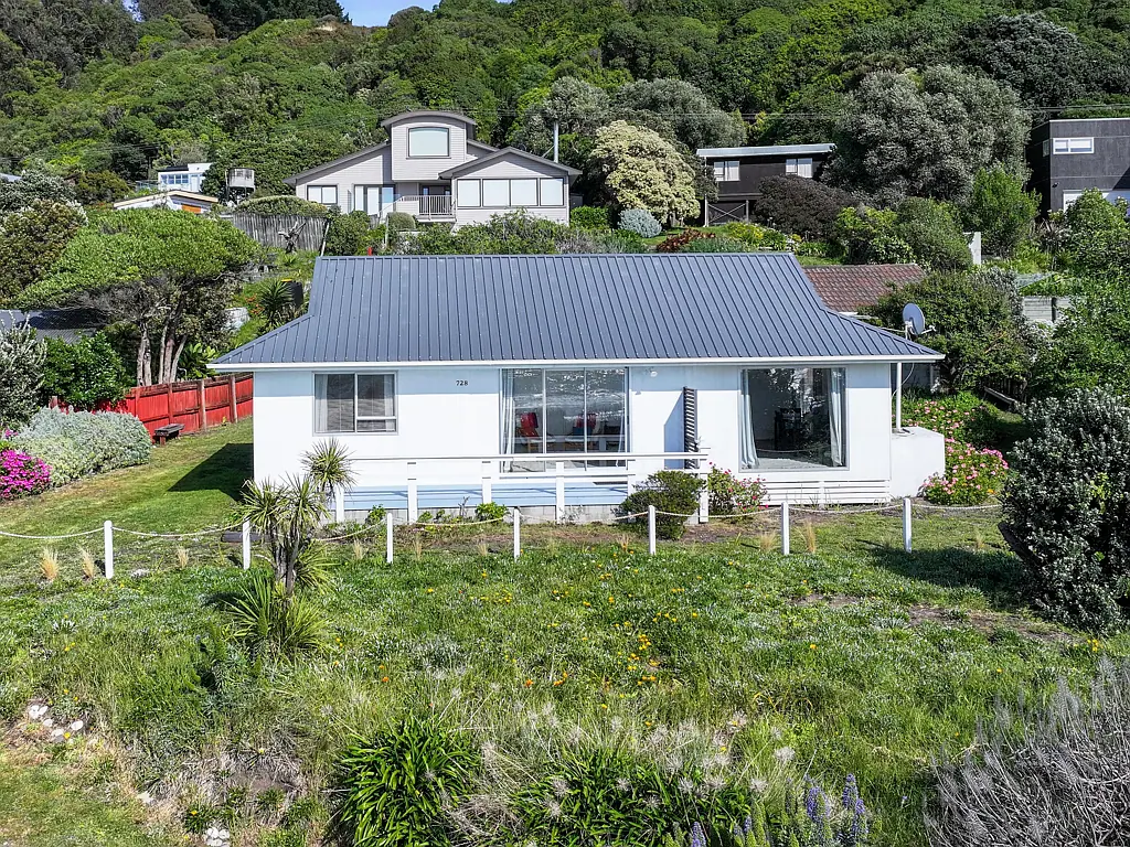 Gore Bay 2房  Room to relax, sea views to savour