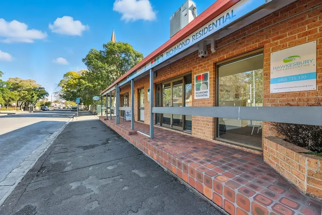 Commercial Room for Lease - High Exposure Area