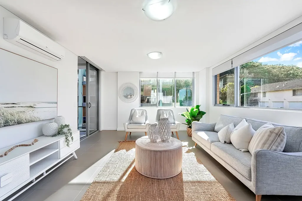 21/10-12 Batley Street, West Gosford, NSW 2250