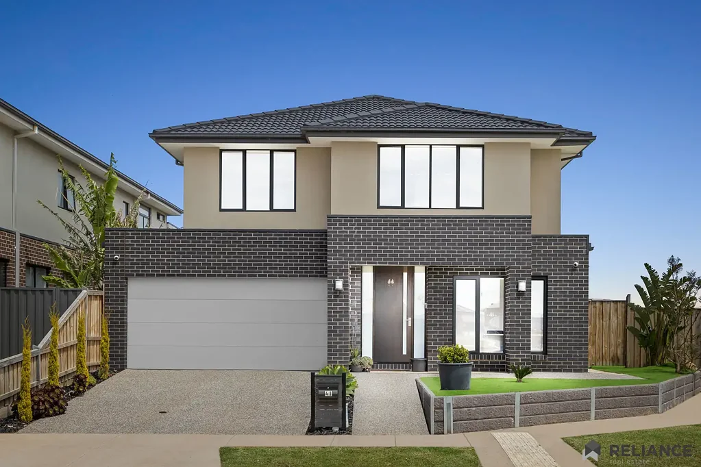 SPACIOUS DOUBLE-STOREY LUXURY | OPTIONAL 5TH BEDROOM | GUEST SHOWER DOWNSTAIRS | MASSIVE BACKYARD | WALK TO NEW TARNEIT STATION & SHOPPING CENTRE