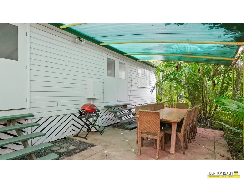 Mooroobool 3 Slaapkamer Heritage Chic in Convenient Location