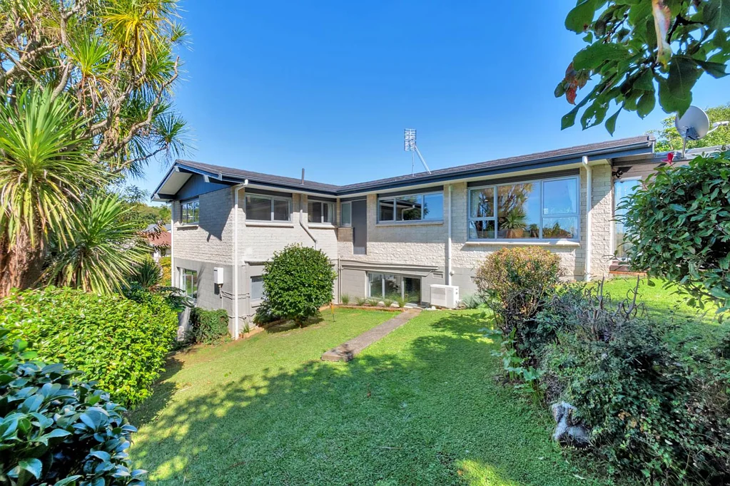 Mairangi Bay 4部屋 Coastal Elegance & Family Comfort in Mairangi ...