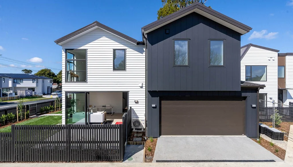 Henderson 4房 Fletcher Living样板房！四卧两卫，拎包入住，邻近学校/高速公路！ Fletcher Showhome - 4 Bed, 2 Bath, Move-In Ready