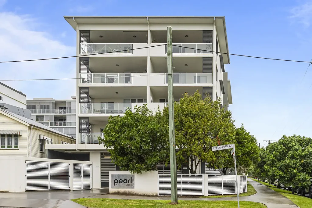 Lutwyche 2chambre ONE OF LUTWYCHE’S MOST SPACIOUS TWO-BEDROOM APARTMENTS — PRICED TO SELL
