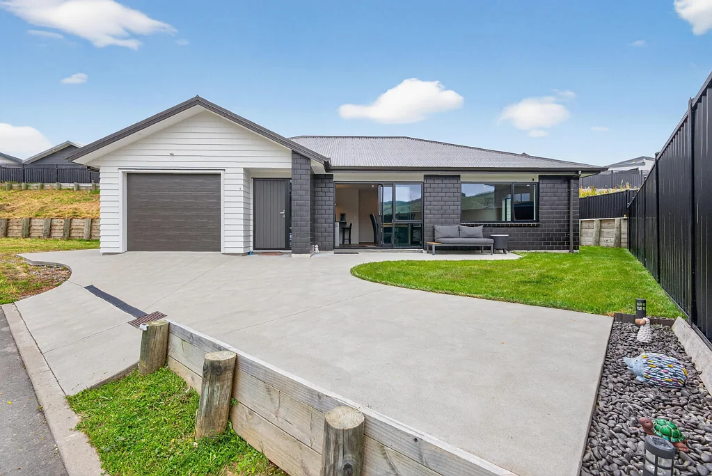 12 Rewarewa Way, Timberlea, Upper Hutt, Wellington
