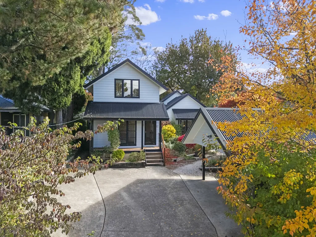 22 Lawrence Street, Blackheath, NSW 2785