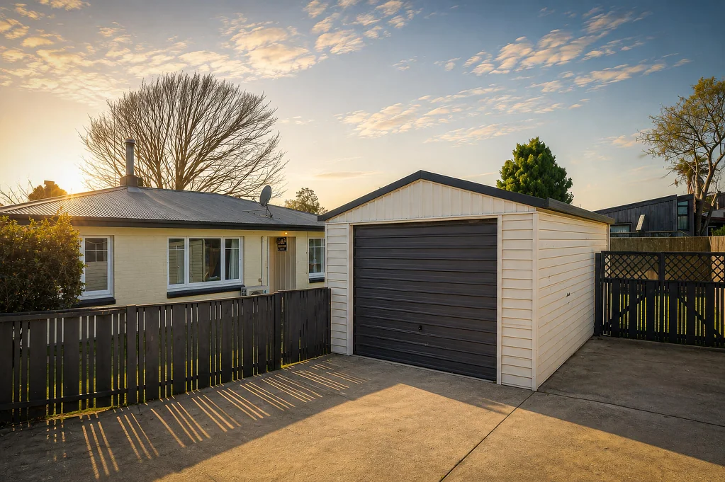 Cambridge 3 Bedroom Quiet, Convenient & Freehold - Big Ticks!