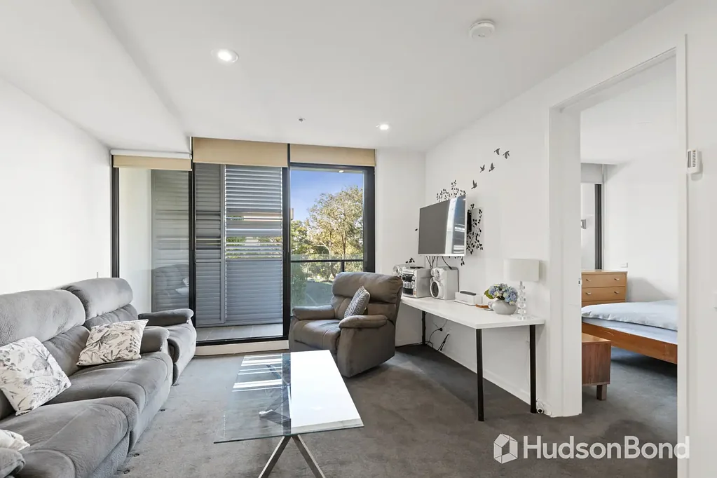 FURNISHED - Stylish City Living In The Suburbs !!!