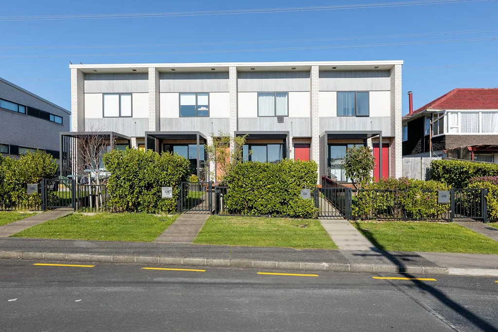 Modern Fletcher Living Townhouse in a Sought-A...