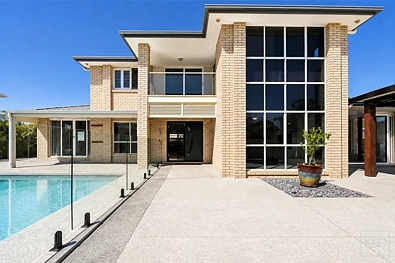 Woorim 5 Slaapkamer Beach Across the Road, Resort Style Pool & Exceptional Family Living