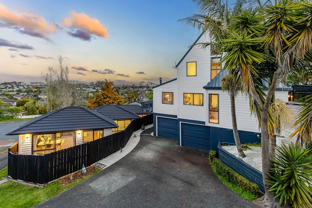 Mairangi Bay 6Moenga Home & Minor Dwelling - Rangi Zone
