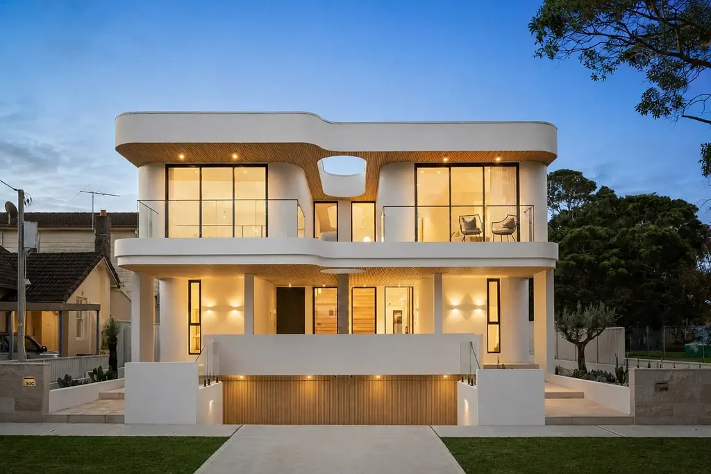 Rodd Point 5침실 Luxurious Three-Level Designer Residence in a Premier Parkside Setting