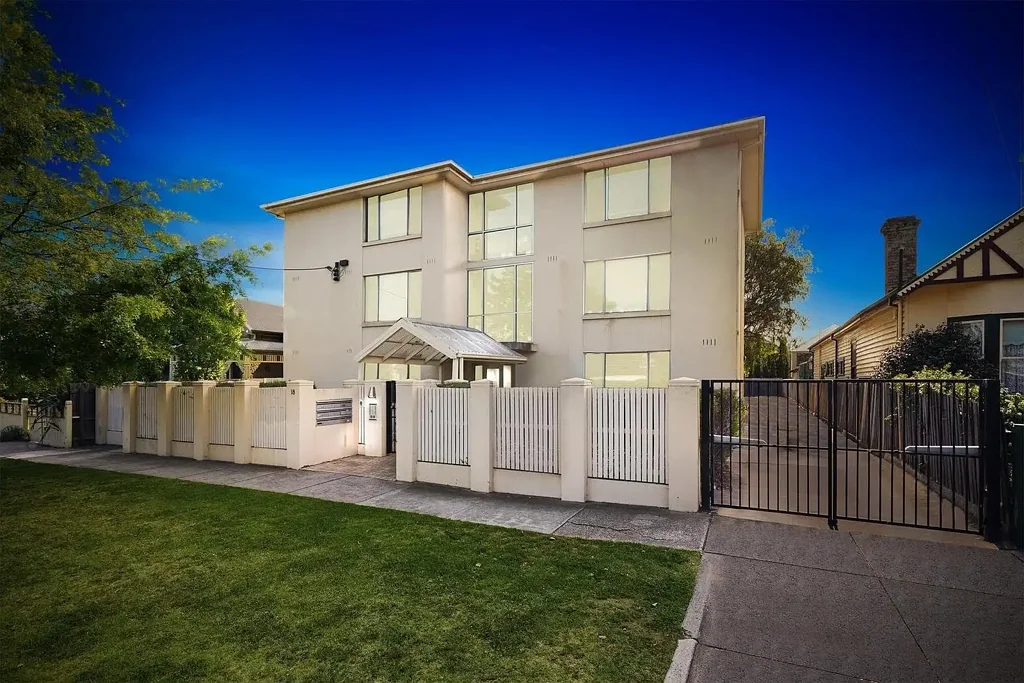 Ground floor gem exceptionally located walking distance to Yarraville and Seddon Villages.