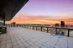 2805N/889 Collins Street, Docklands