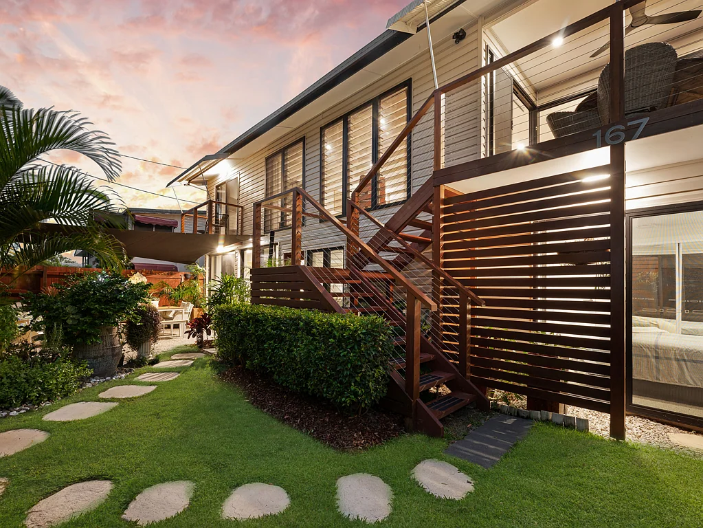 Burrum Heads 5침실 FULLY FURNISHED BEACHFRONT LIVING