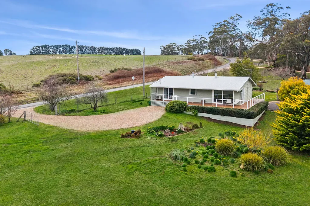 Porcupine Ridge 2ਬੈੱਡਰੂਮ Cosy Light-Filled Country Home with Panoramic Views – 10 Minutes from Daylesford